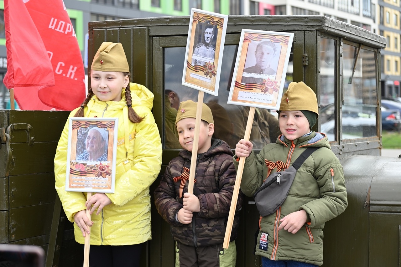 Впервые в истории Заневского поселения «Бессмертный полк» прошел по Янино-1  – Заневское городское поселение